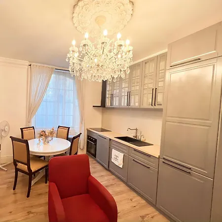 Hyde Park Luxe Apartment *