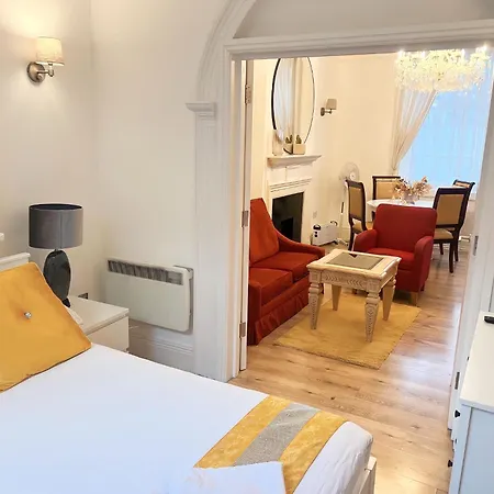 Hyde Park Luxe Apartment London