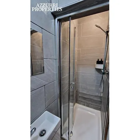 Apartment Two Bed Flat - 6 Minutes To Canning Town Station London