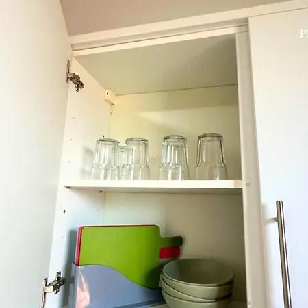 Two Bed Flat - 6 Minutes To Canning Town Station London