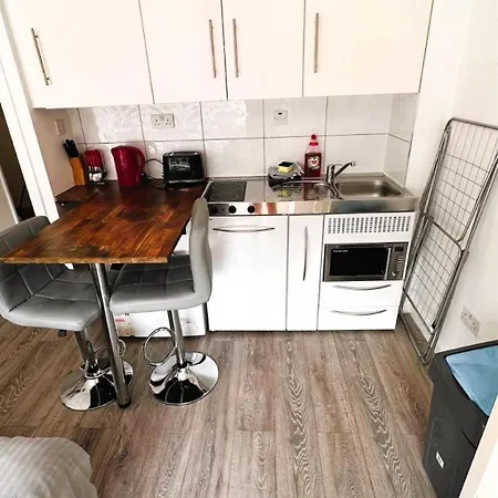 Light With Kitchenette Close To Hyde Park London
