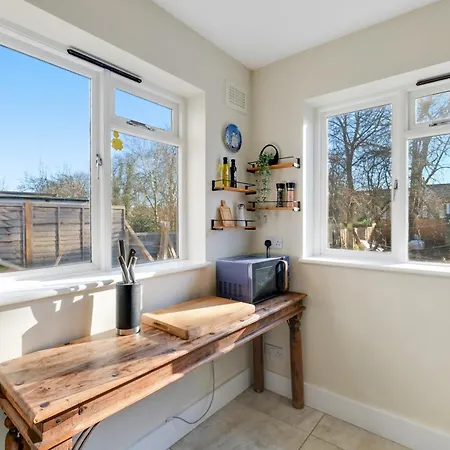 Stunning Edwardian 6-bedroom Family In Muswell Hill * London