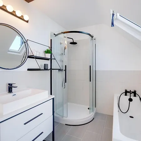 Stunning Edwardian 6-bedroom Family In Muswell Hill Holiday home