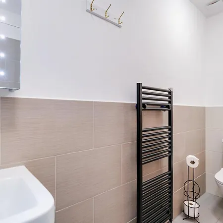 Stunning Edwardian 6-bedroom Family In Muswell Hill Holiday home