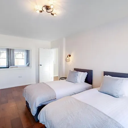 Stunning Edwardian 6-bedroom Family In Muswell Hill * London
