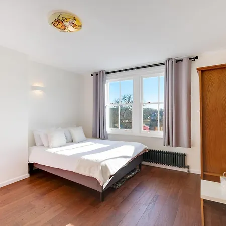 Stunning Edwardian 6-bedroom Family In Muswell Hill