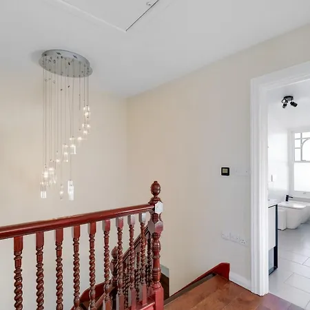 Stunning Edwardian 6-bedroom Family In Muswell Hill *