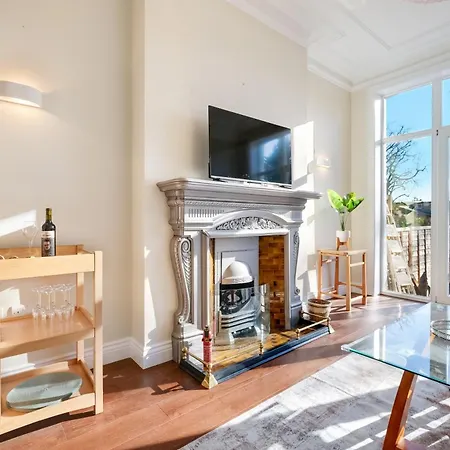Stunning Edwardian 6-bedroom Family In Muswell Hill * London