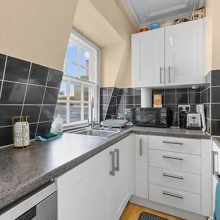 1br Furnished W Sofa Bed In Chelsea London