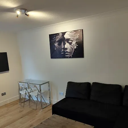 Cosy 1 Bed Apartment *