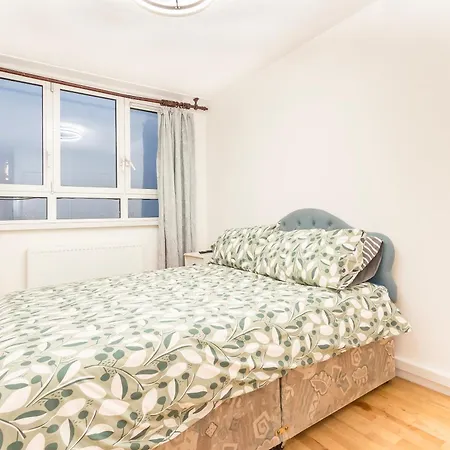 Apartment Spacious Two Bed With Glorious Views Of Prime London