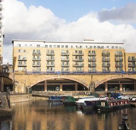 Apartment Londwell, & Limehouse Balcony - Views London