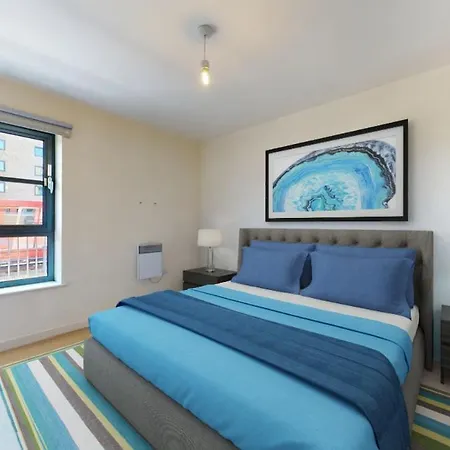 Londwell, & Limehouse Balcony - Views *