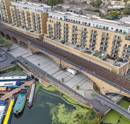 Londwell, & Limehouse Balcony - Views * London