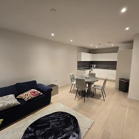 Private Private Toilet Excel Airport Royal Wharf Homestay London