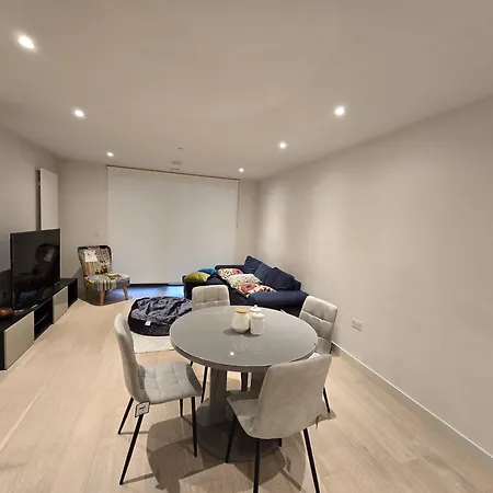 Homestay Private Private Toilet Excel Airport Royal Wharf London