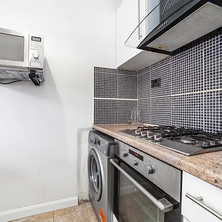 Charming & 1br Flat In Canary Wharf Apartment