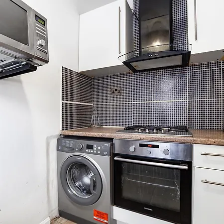 Charming & 1br Flat In Canary Wharf London