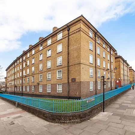 Apartment Charming & 1br Flat In Canary Wharf *