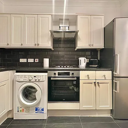 Ground Floor Finchley Flat Apartment London
