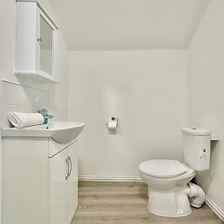 Apartment Flat C Garratt Lane London