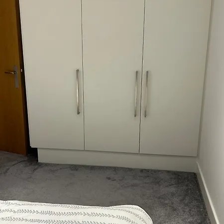 Hyde Park Square Apartment