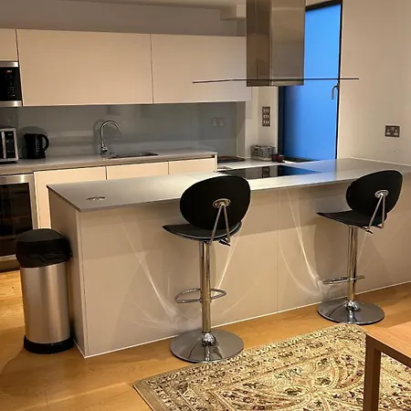 Hyde Park Square Apartment