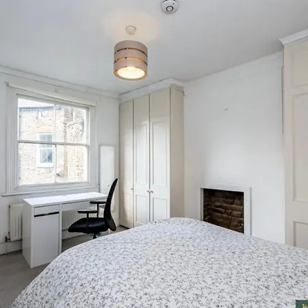 1 Bed In Shepherds Bush-westfield