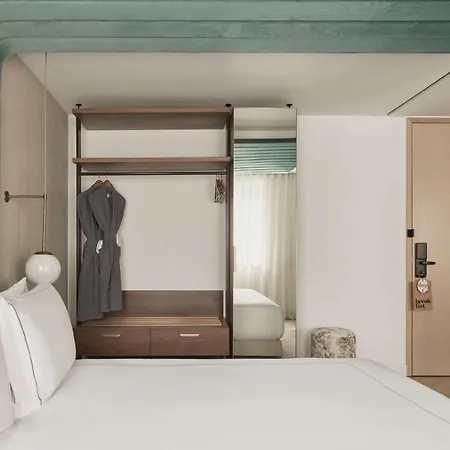 Canopy By Hilton 4* Londres