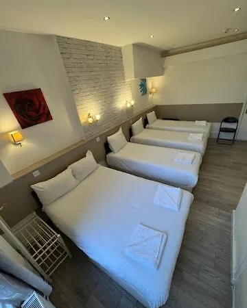 Tony's House Hotel 2*