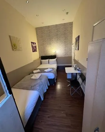 Hotel Tony's House 2*
