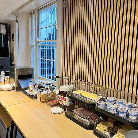 Smart Hyde Park Hostel London
