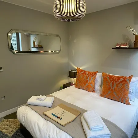Mirabilis - Bayham Street Apartment *