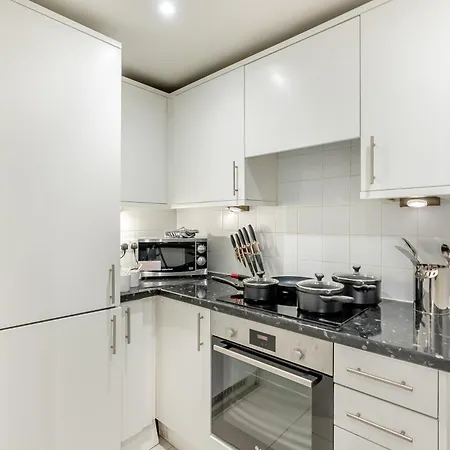 Pelham Court * London