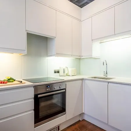 Goodge Apartment *