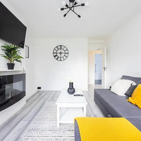 Holiday home Chic Urban Perfect For Groups Of Six!