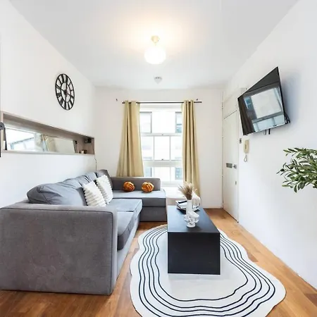 Spacious 2 Bedroom Old Street - Sleeps 6 Londra