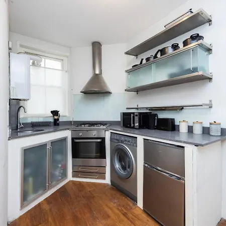 Spacious 2 Bedroom Old Street - Sleeps 6