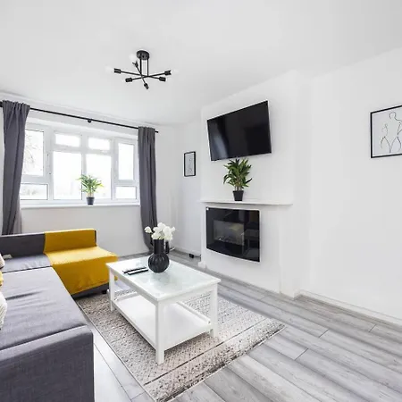 Chic Urban Perfect For Groups Of Six!