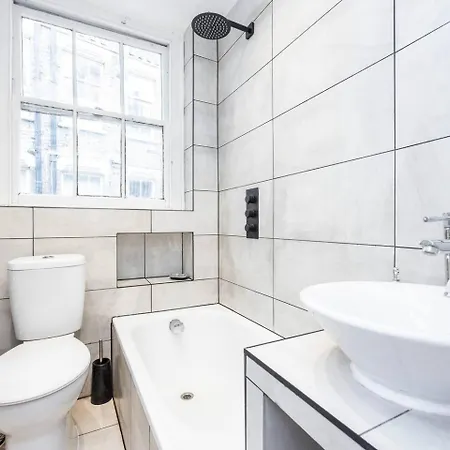 Spacious 2 Bedroom Old Street - Sleeps 6 * Londra