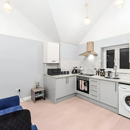 Apartment Delightful & Cozy 1-bedroom Hideaway London