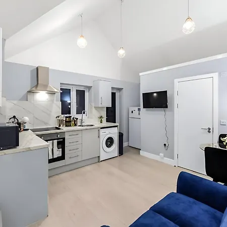 Delightful & Cozy 1-bedroom Hideaway London