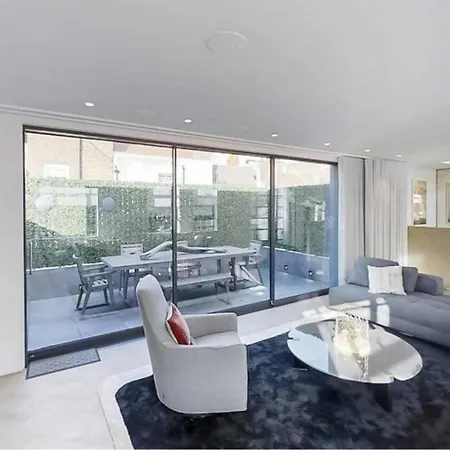 Nice 2 Bedroom *