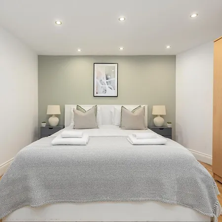 2 Bed Flat Near Camden Market