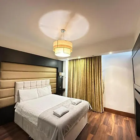 Park Lane Beautiful Family Apartment