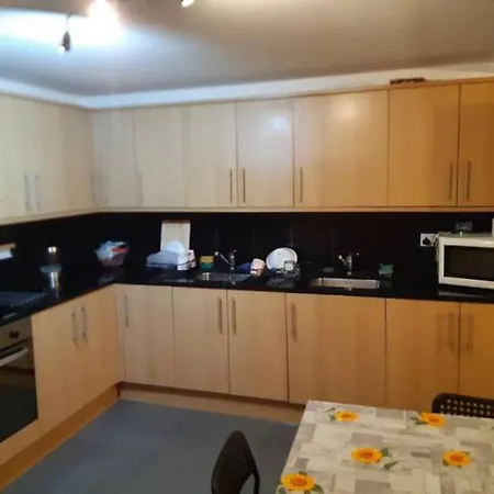 Homestay Double In A Specious House In Seven Sisters