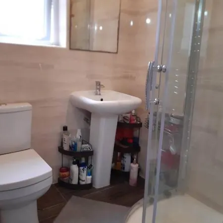 Homestay Double In A Specious House In Seven Sisters