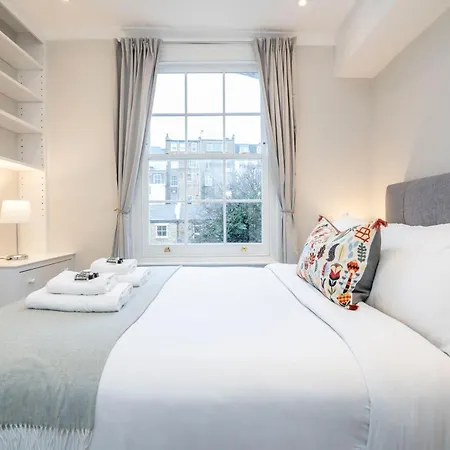 Lovely Ground Floor 1bdr Flat, Notting Hill Apartment