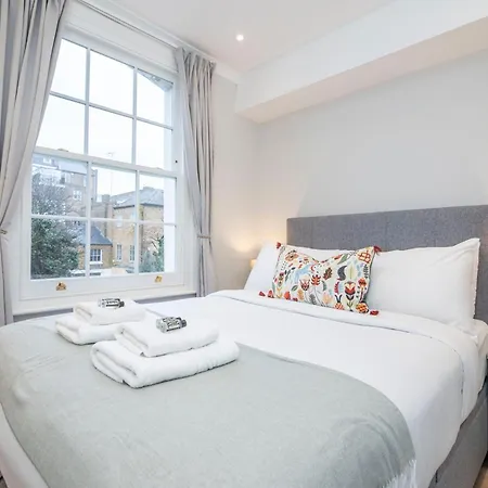 Lovely Ground Floor 1bdr Flat, Notting Hill