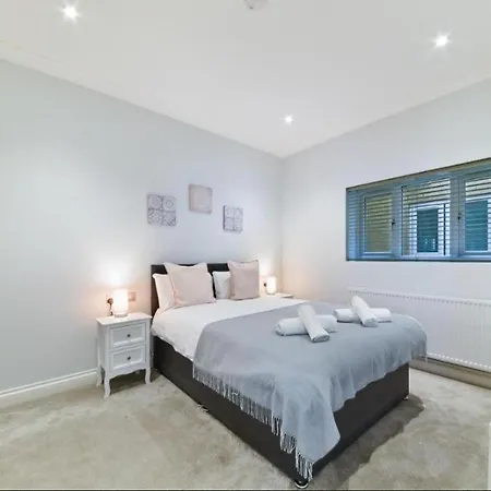 Modern Three-bedroom Flat In Paddington Apartment